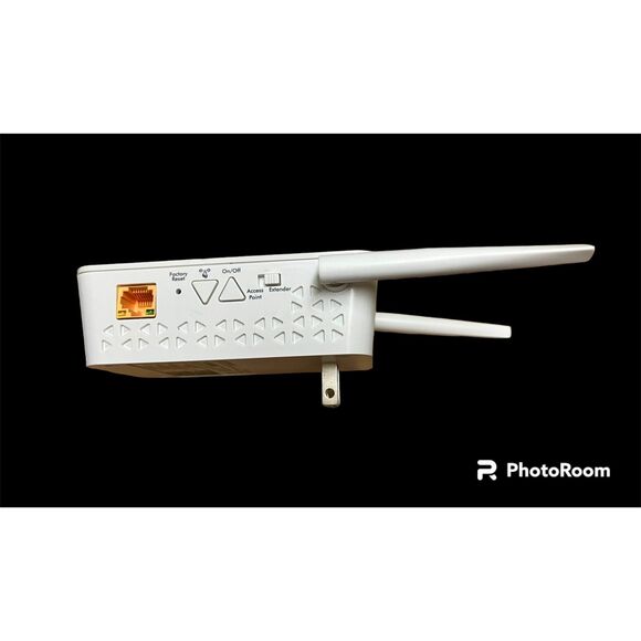 Netgear AC1200 Dual Band WiFi Range Extender - Picture 3 of 7